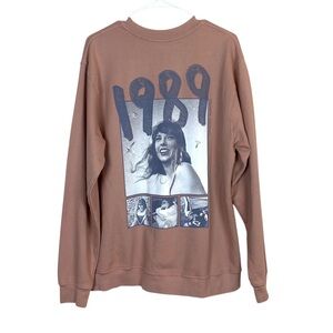 Taylor Swift 1989 Taylor’s version merch sweatshirt size large
